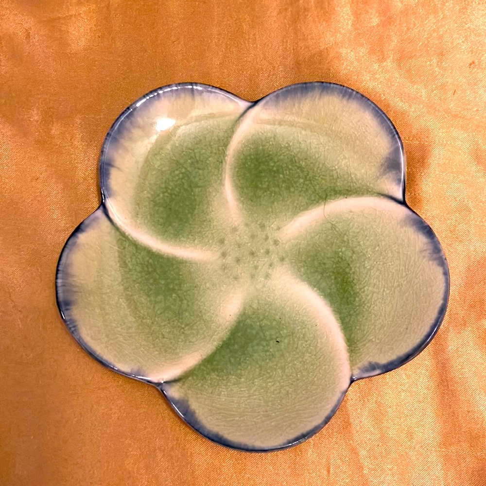 Little flower plate